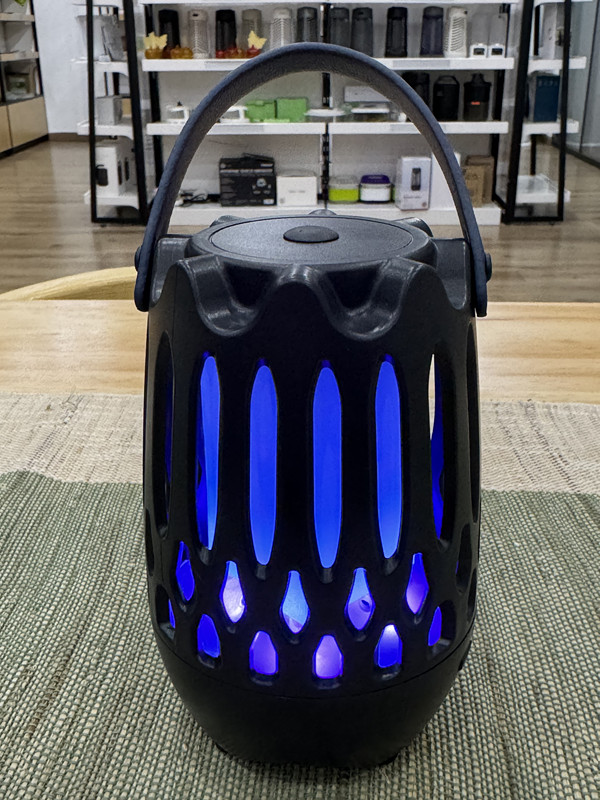 Logo OEM/ODM Bluetooth haut-parleur Flamme lumière UV LED Camping lampe rechargeable Moustiques Moustiques Mouches attrapeur d'insectes volants piège collant 2