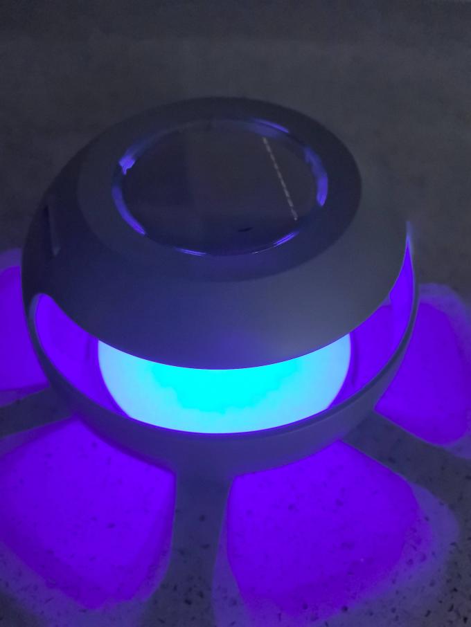 Temps de 12 heures Utilisé solaire Rechargeable Insectes Les moustiques piège collante avec une tension de décharge de 5,0 V 5