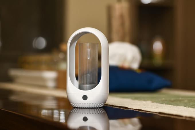 15*8*7CM Taille USB Rechargeable UV Lampade anti-moustiques Lampade anti-insectes Lumière nocturne anti-moustiques avec carte adhésive 2