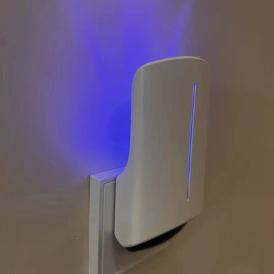 Un bon prix. Plug-in mural dans la lampe anti-moustiques La teigne de la mouche piège d'insectes volants avec des coussinets adhésifs en ligne