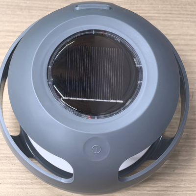 Un bon prix. 12 heures de temps d'utilisation Temps d'utilisation solaire piège à puces rechargeable Pad collante inclus 280g Poids rechargeable en ligne
