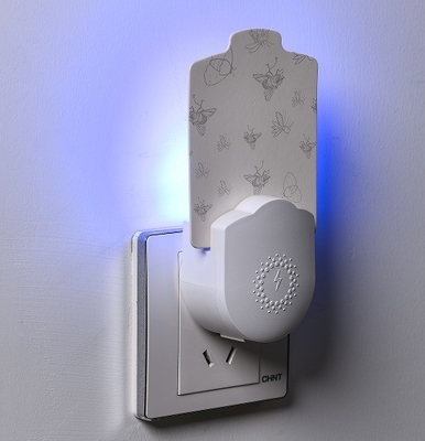 Un bon prix. Lampe électrique 395 NM UV anti-moustiques anti-insectes volants en ligne